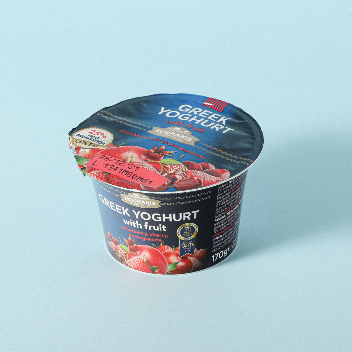 Yogur Griego Fresa, Cereza Y Frutos Rojos 2% MG KOUKAKIS 150g